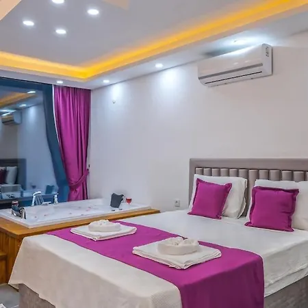 Guenes Kalkan * Kaş