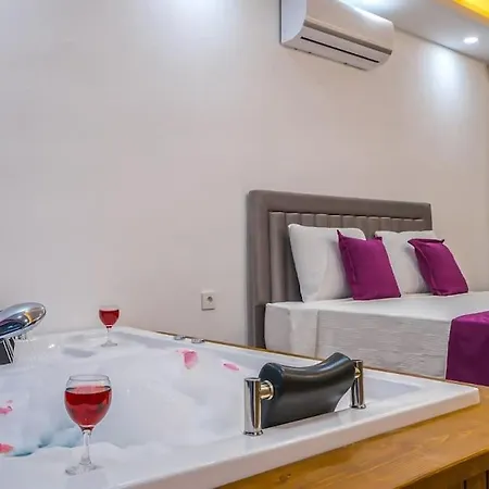 Guenes Kalkan Vila *