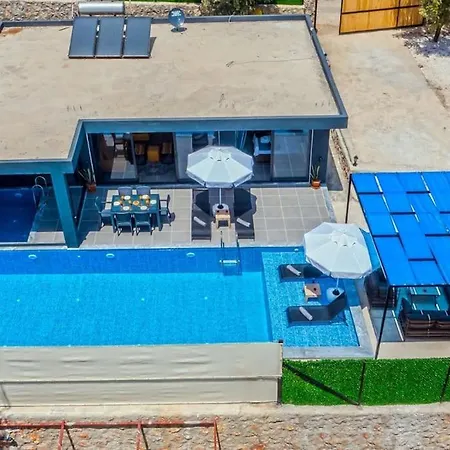 Vila Guenes Kalkan *