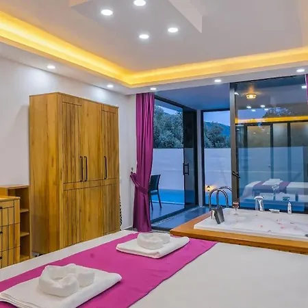 Guenes Kalkan Vila *